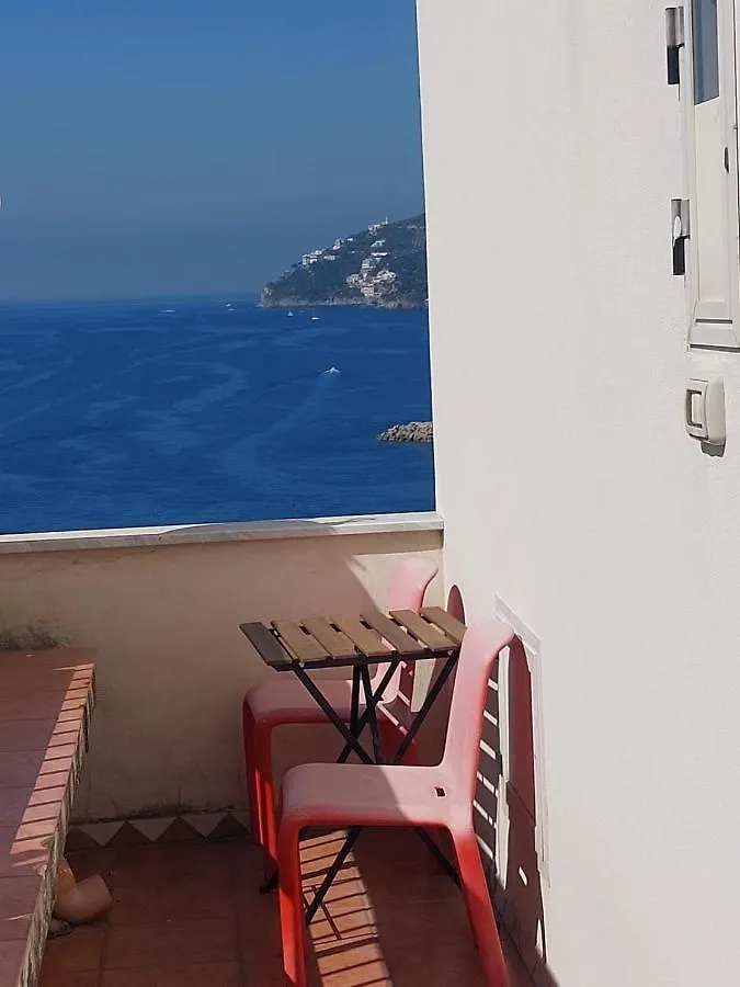 La Stanza Sul Porto Di Amalfi Camera Piccina Piccina Con Bagno Privato E Terrazzino Vista Mare