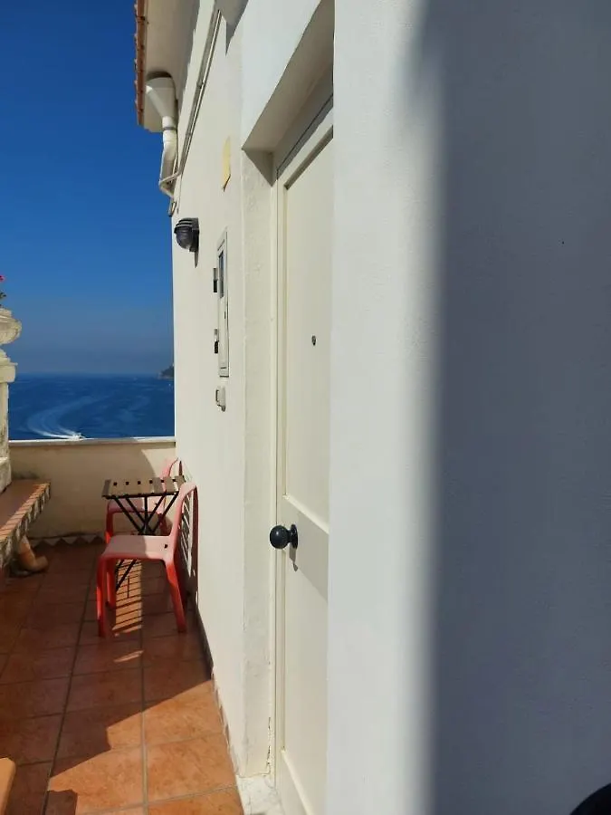 La Stanza Sul Porto Di Amalfi Camera Piccina Piccina Con Bagno Privato E Terrazzino Vista Mare Maison d'hôtes