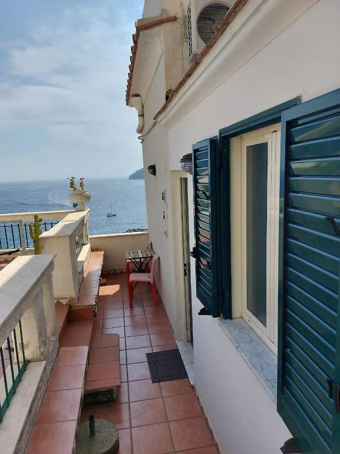 Maison d'hôtes La Stanza Sul Porto Di Amalfi Camera Piccina Piccina Con Bagno Privato E Terrazzino Vista Mare