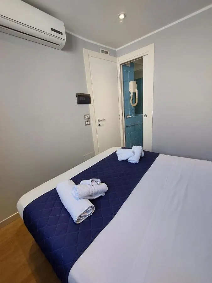 La Stanza Sul Porto Di Amalfi Camera Piccina Piccina Con Bagno Privato E Terrazzino Vista Mare 0*,  Italie