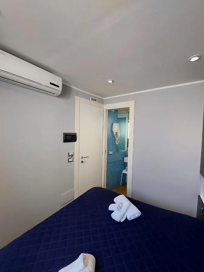 La Stanza Sul Porto Di Amalfi Camera Piccina Piccina Con Bagno Privato E Terrazzino Vista Mare 0*,  Italy